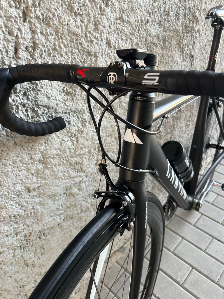Canyon Ultimate Campagnolo Chorus 2017 Road & Gravel usato, Nero — immagine 9 di 23