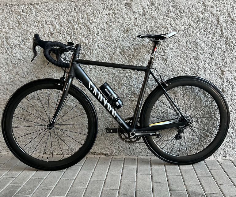 Canyon Ultimate Campagnolo Chorus 2017 Road & Gravel usato, Nero — immagine 2 di 23