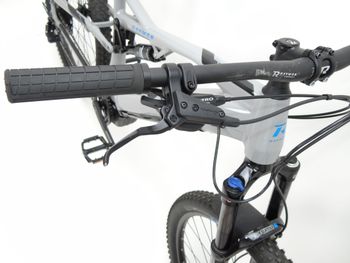 Gebrauchtes R RAYMON FullRay 130E 5.0 2022 2022 Mountainbike, Hellgrau, 29 — Bild 7 von 14