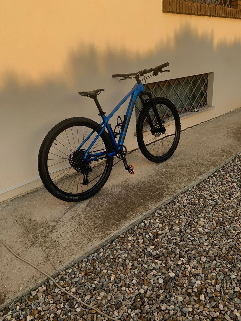 Gebrauchtes Trek X-Caliber 8 2022 2022 Mountainbike, Blau, 27.5, 29 — Bild 3 von 3