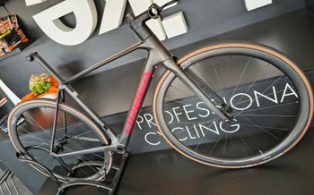 Orbea Orca OMR 2026 Frameset 2026 Road & Gravel usato, Nero — immagine 3 di 3
