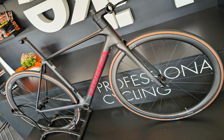 Orbea Orca OMR 2026 Frameset 2026 Road & Gravel usato, Nero — immagine 3 di 3