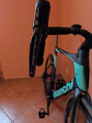 Used Bianchi Oltre Shimano Dura Ace Di2 2023 Road & Gravel, Green — image 12 of 16