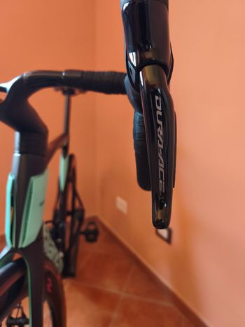 Used Bianchi Oltre Shimano Dura Ace Di2 2023 Road & Gravel, Green — image 13 of 16