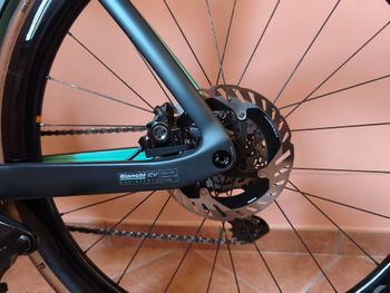 Used Bianchi Oltre Shimano Dura Ace Di2 2023 Road & Gravel, Green — image 6 of 16