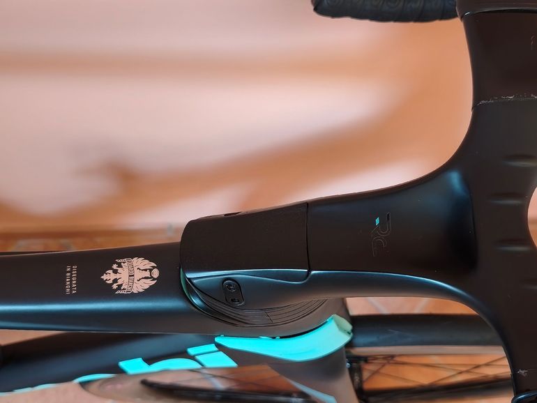Used Bianchi Oltre Shimano Dura Ace Di2 2023 Road & Gravel, Green — image 9 of 16