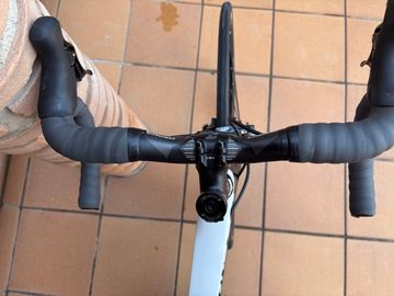 Used Orbea ORCA M30 2019 2019 Road & Gravel, White — image 8 of 20