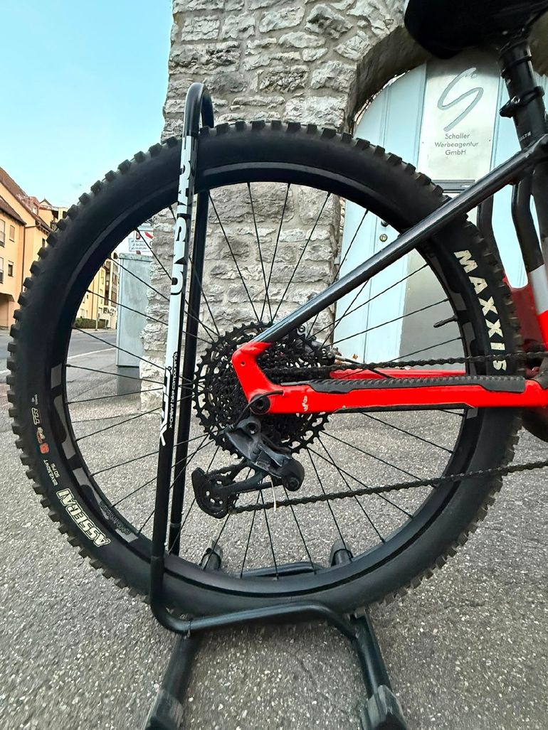 Used Mondraker LEVEL RR 2024 2024 Mountainbike, Red, 29, 27.5 — image 6 of 16