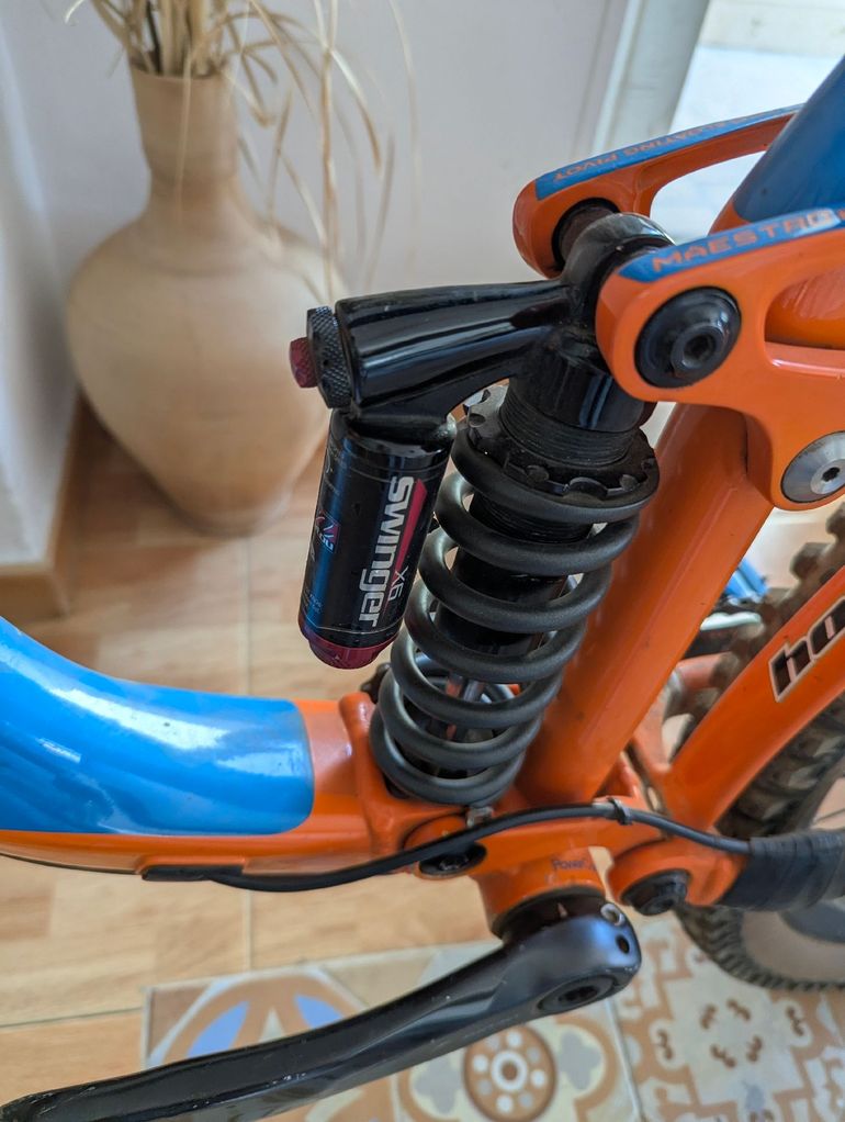 Used Giant Reign 2 2017 2017 Mountainbike, Orange — image 3 of 7