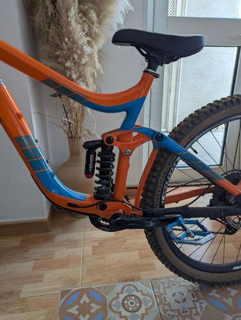 Used Giant Reign 2 2017 2017 Mountainbike, Orange — image 7 of 7