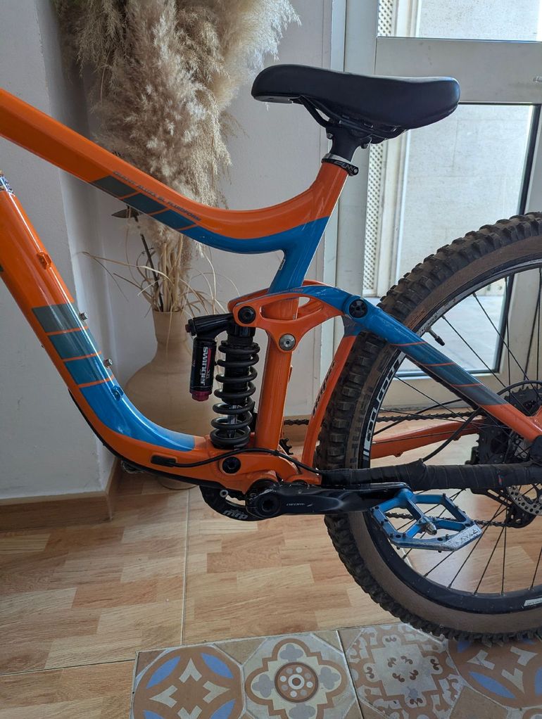 Used Giant Reign 2 2017 2017 Mountainbike, Orange — image 7 of 7