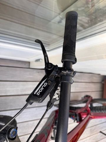Trek Remedy 7 2022 2022 Mountainbike usato, Rosso — immagine 18 di 19