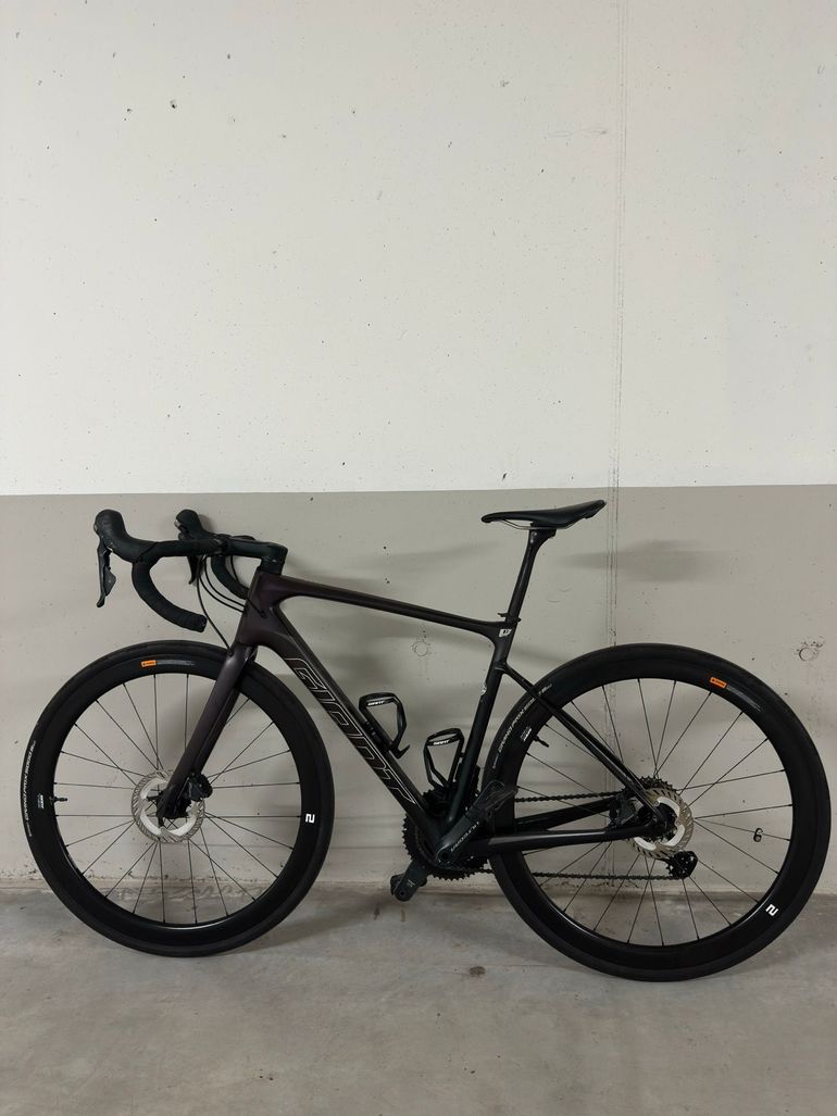 Giant Defy, Advanced Pro 2 2021 2021 Road & Gravel usato, Viola — immagine 2 di 10