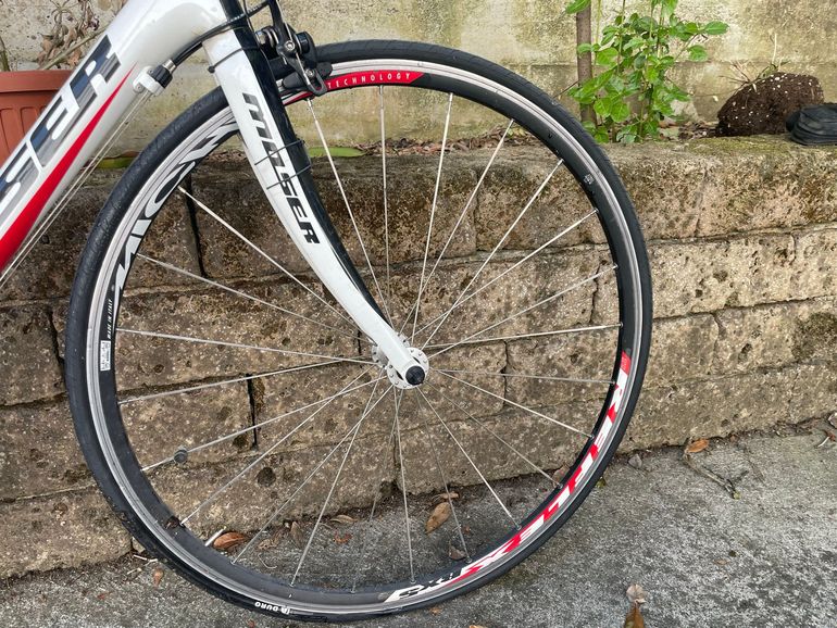 Used Moser Custom Campagnolo Veloce 2012 Road & Gravel, White — image 12 of 15