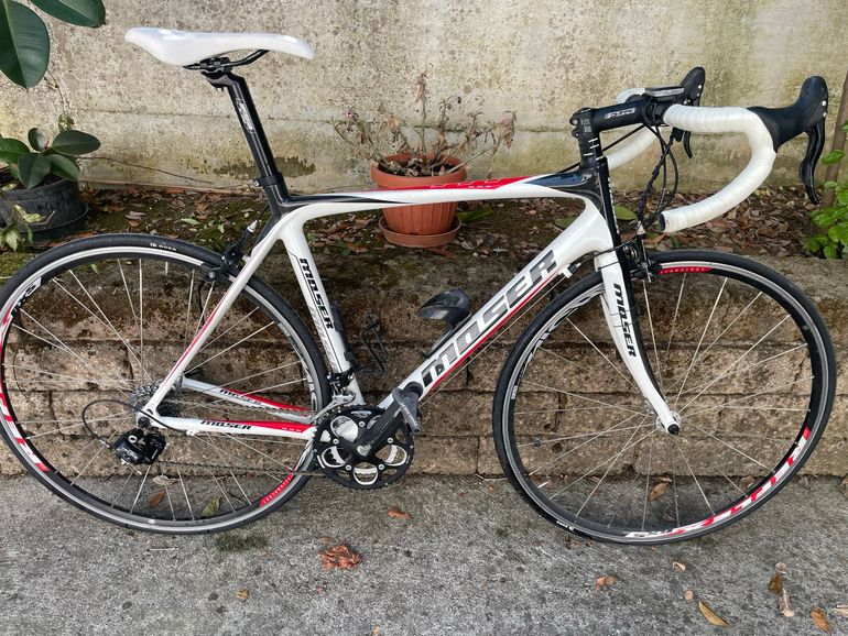 Used Moser Custom Campagnolo Veloce 2012 Road & Gravel, White — image 7 of 15