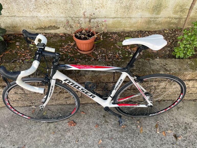 Used Moser Custom Campagnolo Veloce 2012 Road & Gravel, White — image 2 of 15