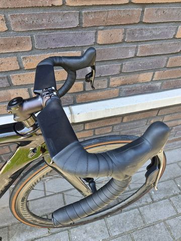 Used S-WORKS Custom SRAM Force eTap AXS 2015 Road & Gravel, Black — image 11 of 17