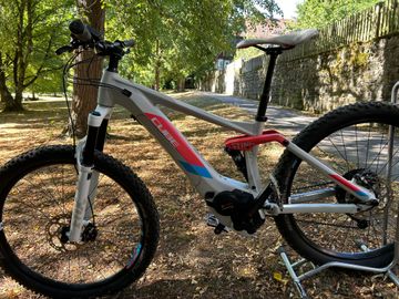 Brugt CUBE STING HYBRID 140 SL 500 27.5 2018 2018 MTB