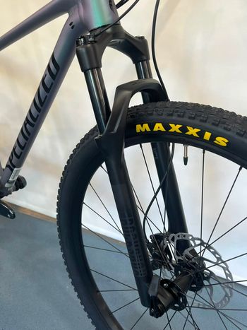 Used Specialized Chisel 2025 Mountainbike, Green — image 7 of 8