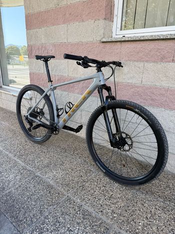 Używany Trek Procaliber 9.8 2023 2023 Mountainbike — zdjęcie 3 z 6