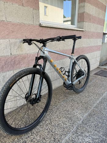 Używany Trek Procaliber 9.8 2023 2023 Mountainbike — zdjęcie 5 z 6