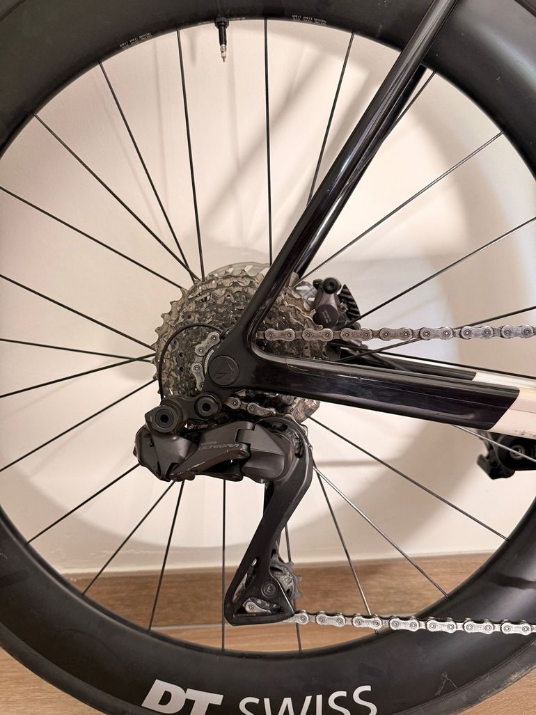 Brugt Canyon Ultimate CF SL 8 Aero 2024 2024 Road & Gravel — billede 3 af 4