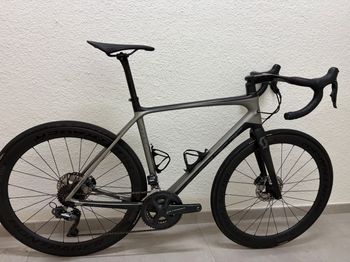 Gebrauchtes Scott Addict SE disc 2019 2019 Road & Gravel, Hellgrau — Bild 1 von 10