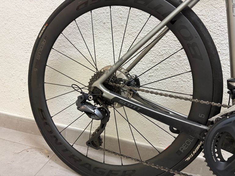 Gebrauchtes Scott Addict SE disc 2019 2019 Road & Gravel, Hellgrau — Bild 5 von 10