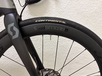 Gebrauchtes Scott Addict SE disc 2019 2019 Road & Gravel, Hellgrau — Bild 7 von 10
