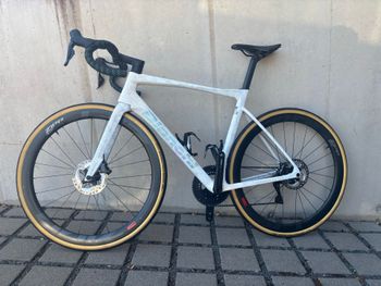 Używany Bianchi Specialissima RC Officina Bianchi Shimano Ultegra Di2 2026 Road & Gravel — zdjęcie 1 z 5