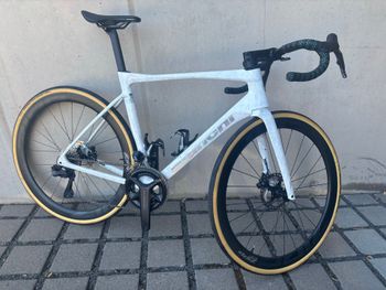 Używany Bianchi Specialissima RC Officina Bianchi Shimano Ultegra Di2 2026 Road & Gravel — zdjęcie 2 z 5