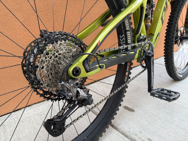 Used Pivot Switchblade Pro XT/XTR 2022 2022 Mountainbike, Green, 29 — image 5 of 16