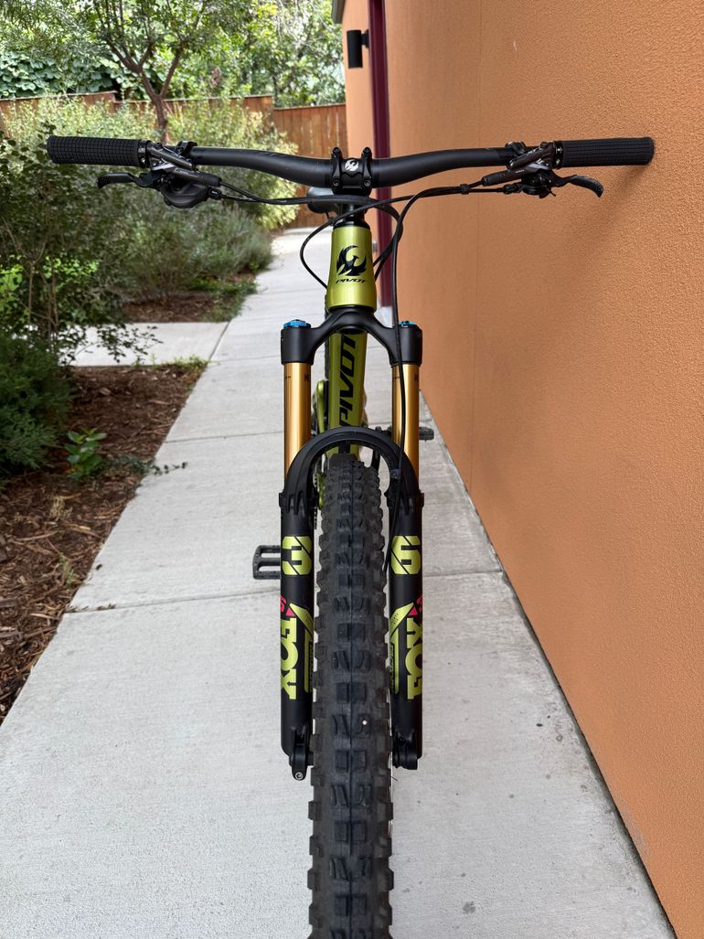 Used Pivot Switchblade Pro XT/XTR 2022 2022 Mountainbike, Green, 29 — image 10 of 16