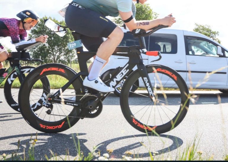 Gebrauchtes Emwee Bikes Custom SRAM Red eTap AXS 2017 Road & Gravel, Schwarz — Bild 2 von 3