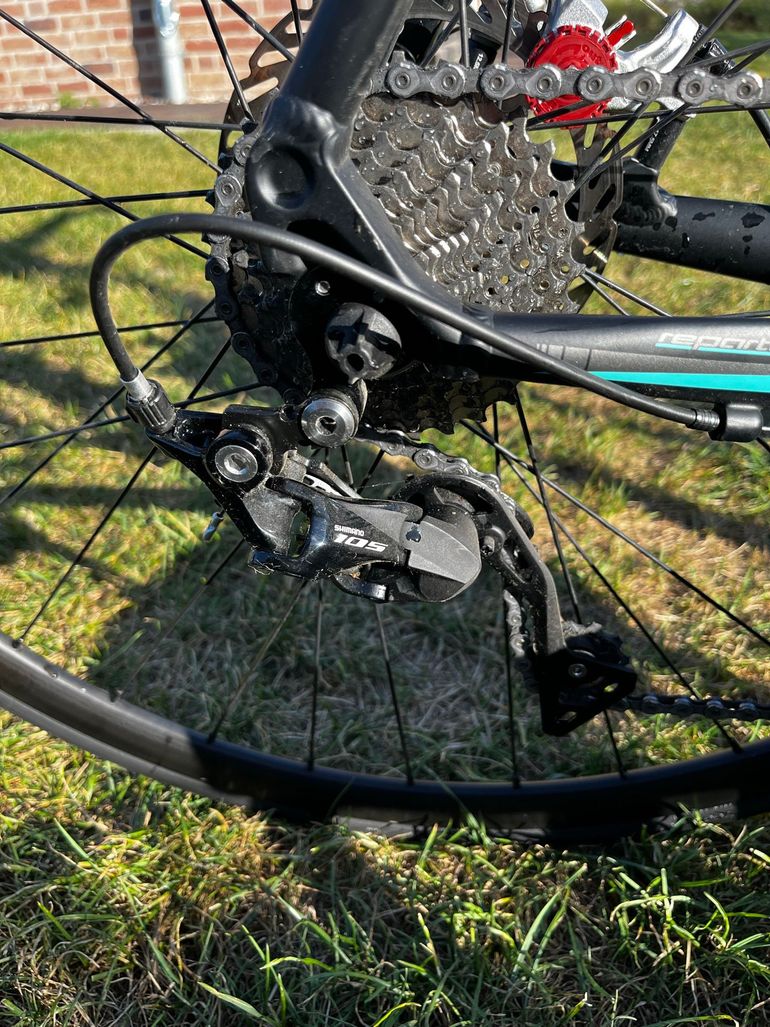 Używany Bianchi Impulso 105 Disc 2017 2017 Road & Gravel — zdjęcie 6 z 13