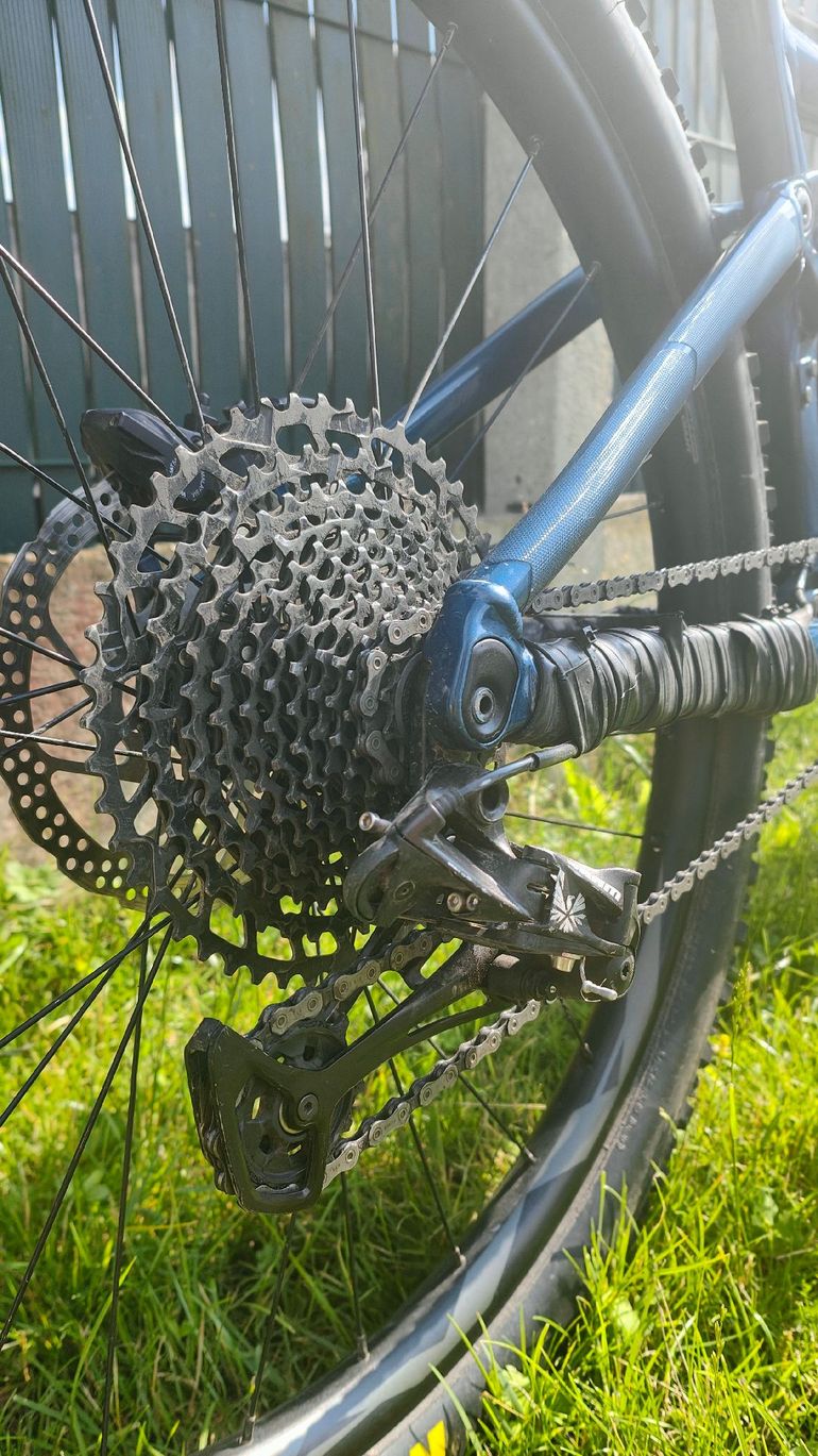 Tweedehands Liv Intrigue 2 2020 2020 Mountainbike — afbeelding 8 van 8