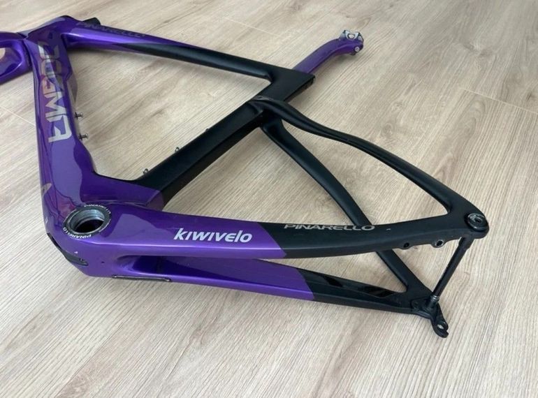 Brugt Pinarello Dogma F Disc 2023 Frameset 2023 Road & Gravel — billede 3 af 9