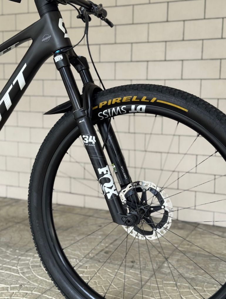 Scott Spark RC Team 2024 2024 Mountainbike usato, Nero — immagine 5 di 8