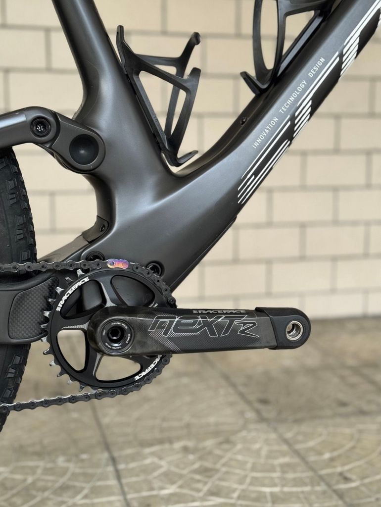 Scott Spark RC Team 2024 2024 Mountainbike usato, Nero — immagine 4 di 8