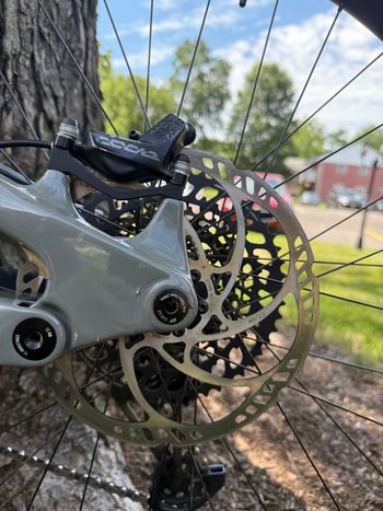 Used YT Capra CF Uncaged 10 2024 Mountainbike, Light Gray — image 6 of 8