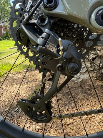 Used YT Capra CF Uncaged 10 2024 Mountainbike, Light Gray — image 5 of 8