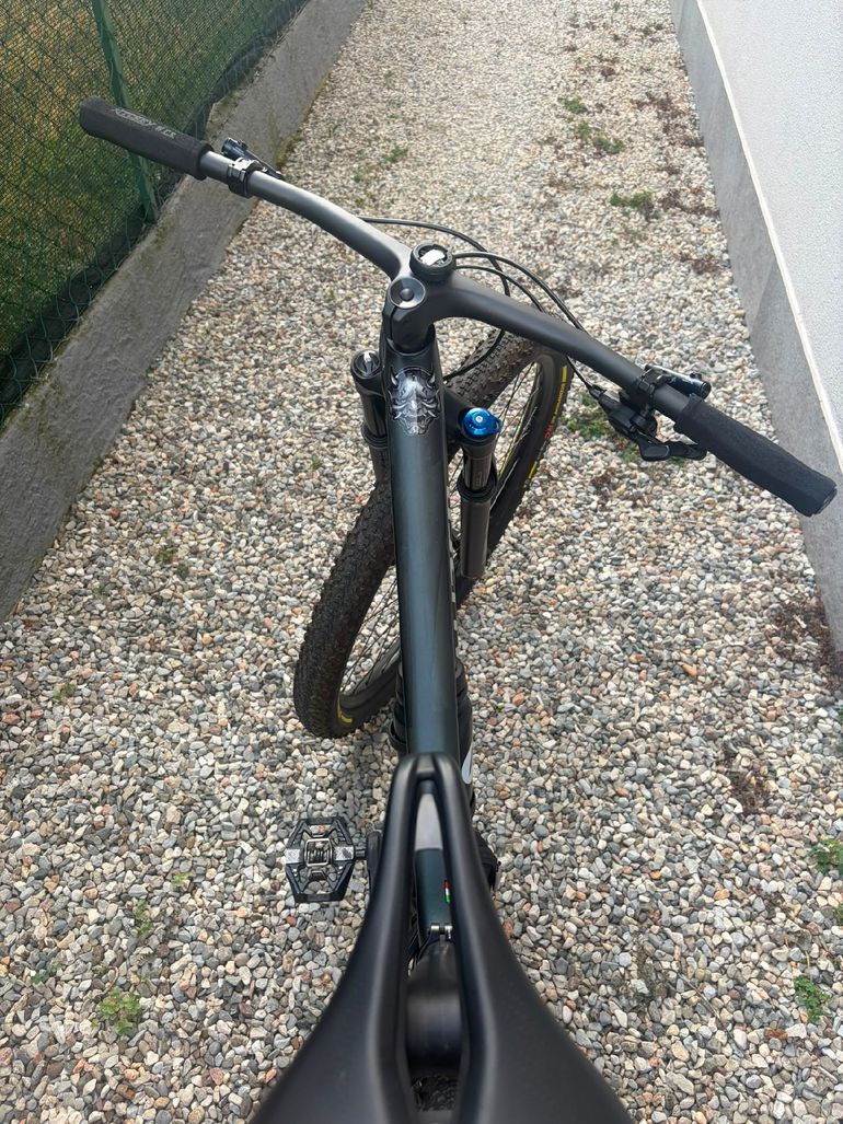 Used Specialized Epic Comp 2021 2021 Mountainbike, Black, 29 — image 8 of 8