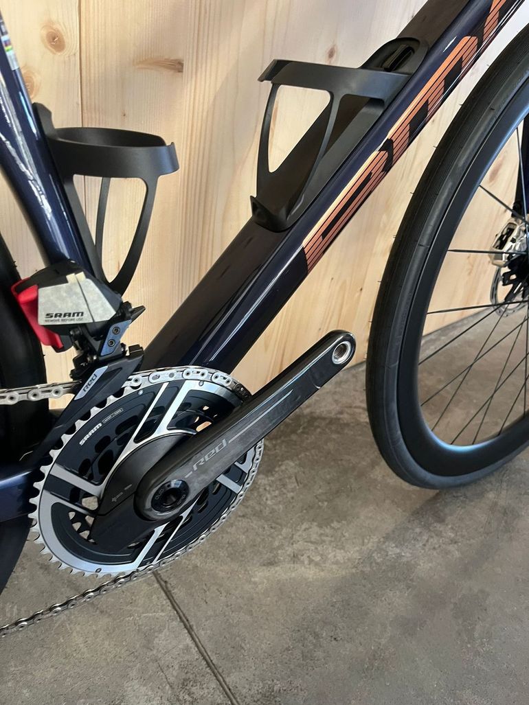 Käytetty BMC Roadmachine 01 ONE 2026 2026 Road & Gravel — kuva 7 / 10