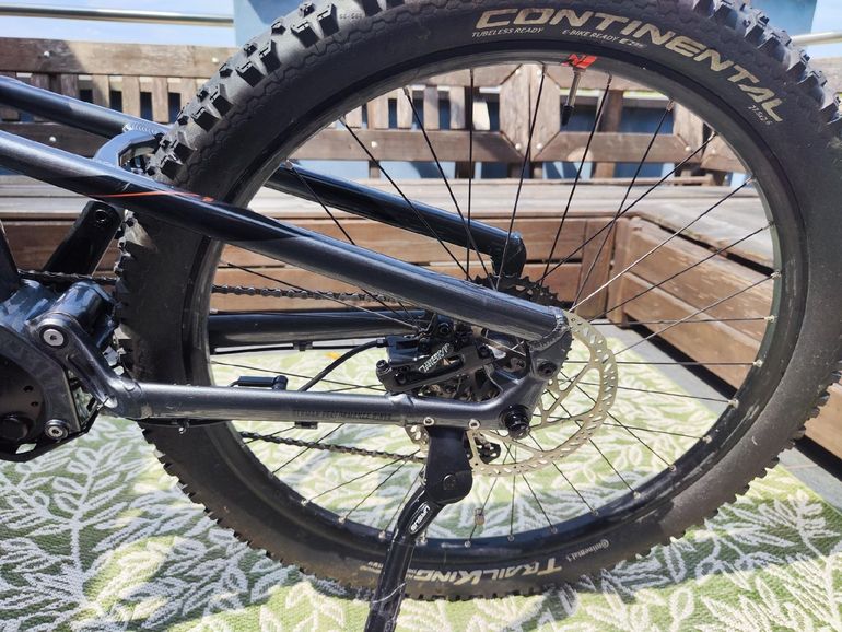 Gebrauchtes R RAYMON TrailRay 160E 8.0 2022 2022 Mountainbike, Hellgrau, 29 — Bild 6 von 16