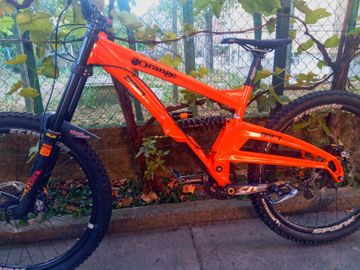 Used Orange 327 Shimano Saint 2021 Mountainbike, Orange — image 11 of 13