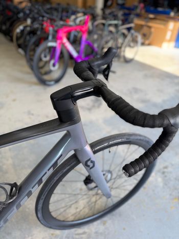 Brugt Scott Addict RC 15 2024 2024 Road & Gravel — billede 6 af 24