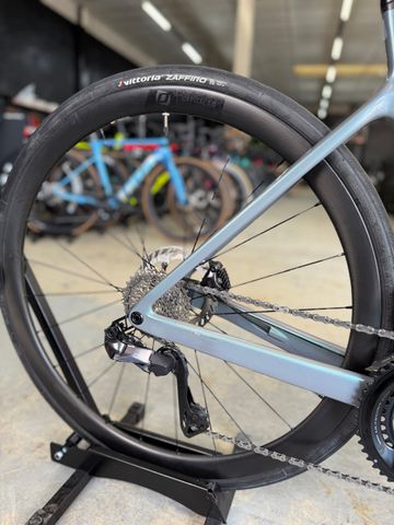 Gebrauchtes Scott Addict RC 15 2024 2024 Road & Gravel, Hellgrau — Bild 9 von 24