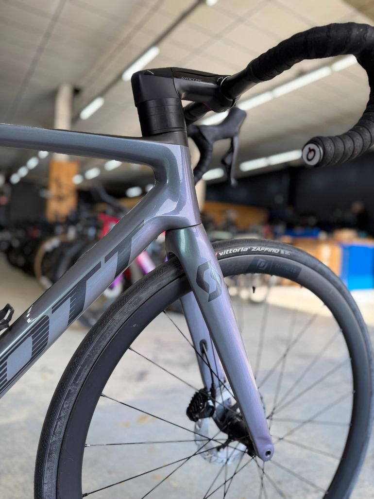 Brugt Scott Addict RC 15 2024 2024 Road & Gravel — billede 7 af 24