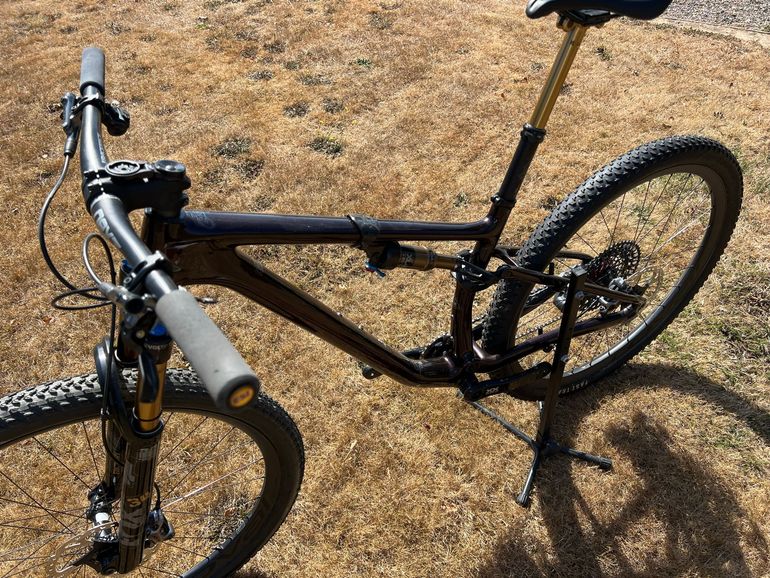 Specialized Epic EVO Pro 2022 2022 Mountainbike usato, Rosso — immagine 4 di 7
