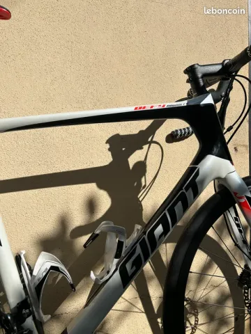 Used Giant Defy Advanced 3 2019 2019 Road & Gravel, White — image 3 of 9